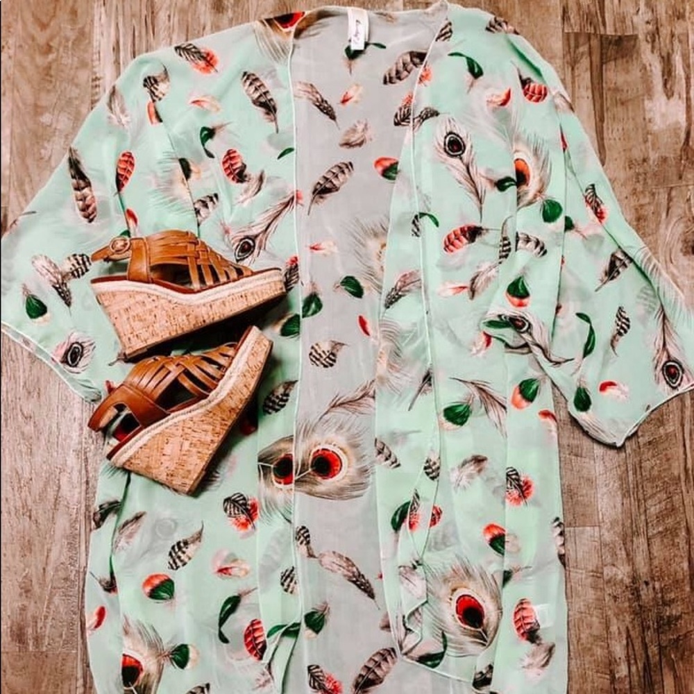 Kimono with A Feather detail